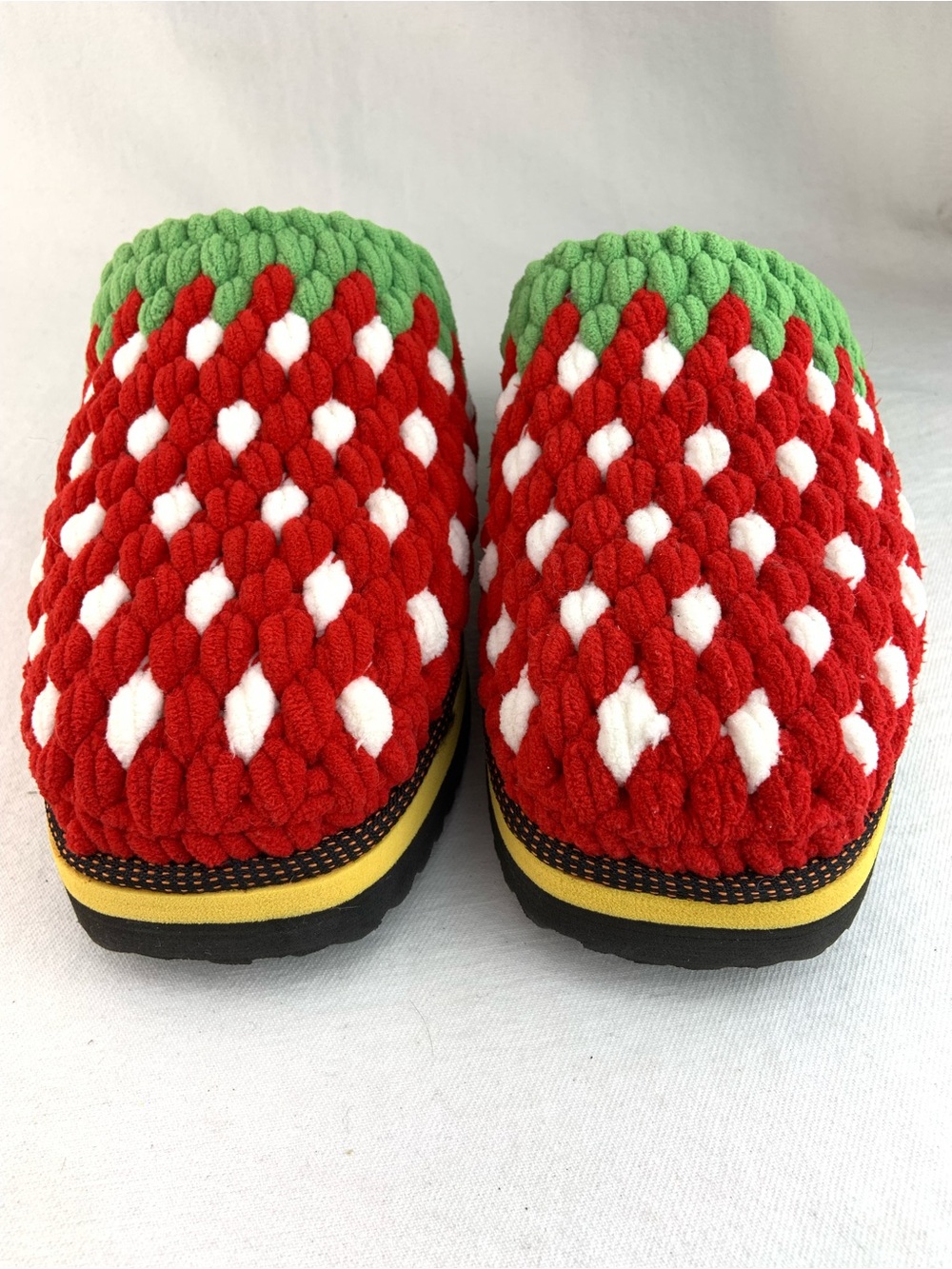 Strawberry Slipper Clogs - Picture 3 of 10
